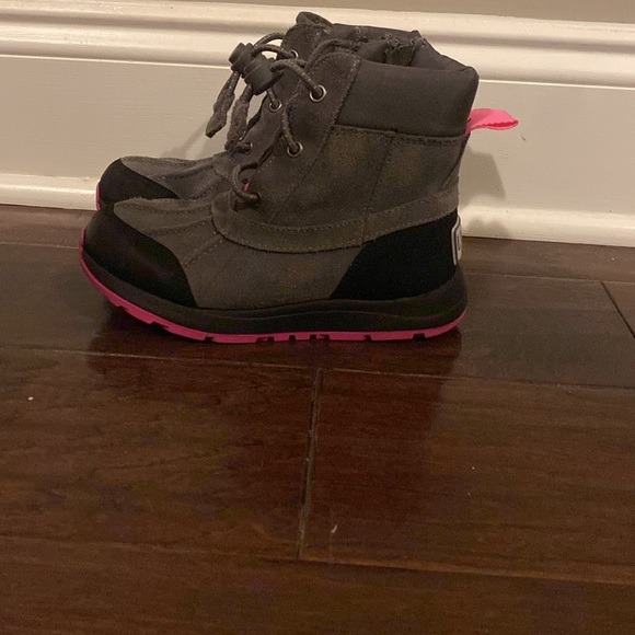 Toddler girl Ugg boots size 12, Grey, black highlights of pink - Picture 2 of 5